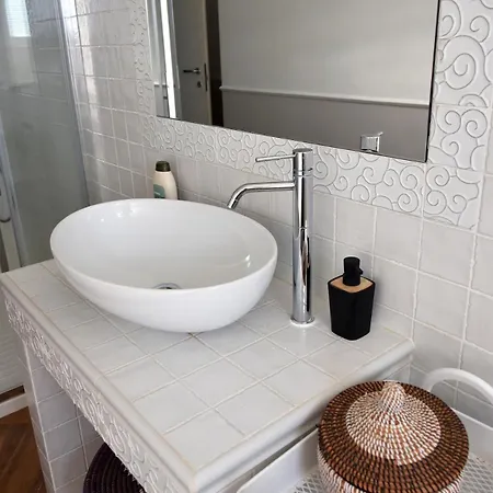 Casa Solare Bright And Spacious 2br Near Center With Airco Appartement