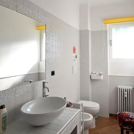 Casa Solare Bright And Spacious 2br Near Center With Airco Appartement